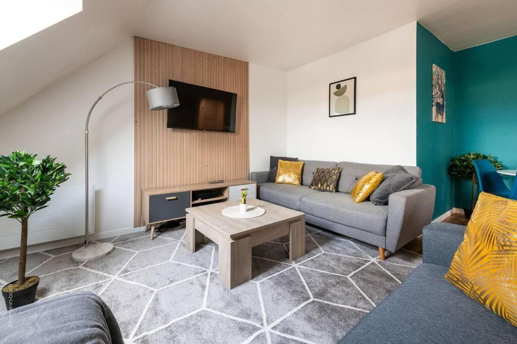Ferienwohnung La Belle Echappee Parisienne - Gare - Hyper Centre Les Mureaux Exterior foto